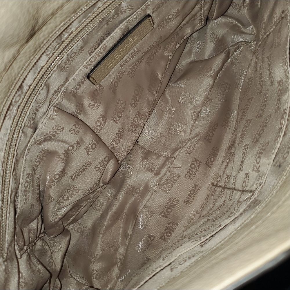 Authentic Michael Kors Whipped Chelsea - Picture 4 of 11